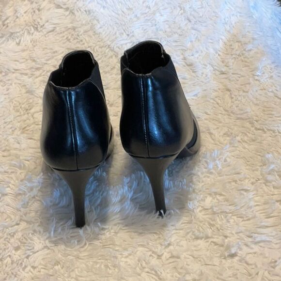 COSMOPOLITAN short boots in black size 7 1/2 man made uppers with stretch panels - Picture 4 of 13